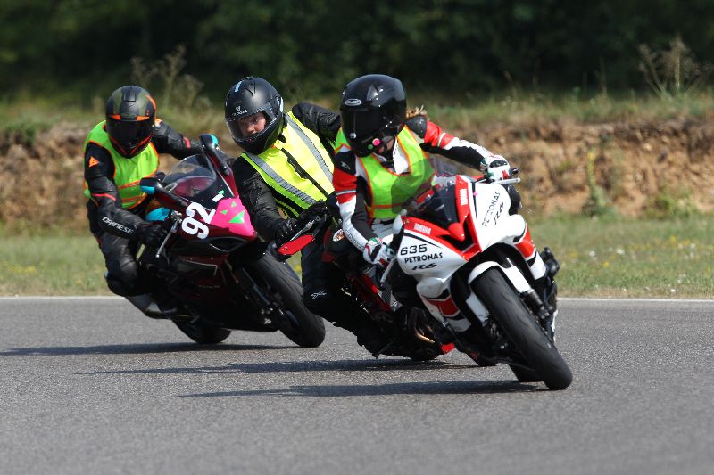 /Archiv-2018/44 06.08.2018 Dunlop Moto Ride and Test Day  ADR/Strassenfahrer-Sportfahrer grün/635
